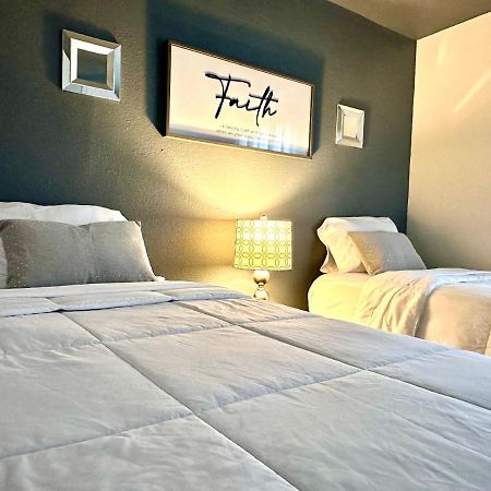 Traveler Stay Plus Eagle Pass Ngoại thất bức ảnh