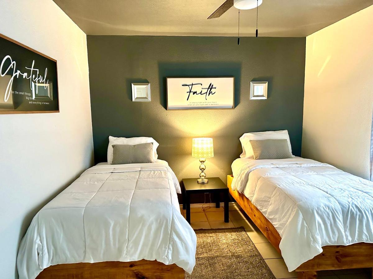 Traveler Stay Plus Eagle Pass Ngoại thất bức ảnh